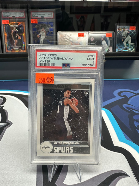 (NEW)2023 Hoops Victor Wembanyama #298 - RC - Winter Variation - PSA 9