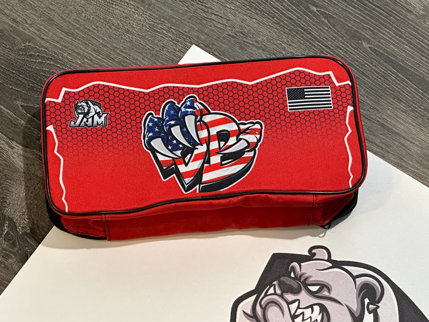 (NEW)Draggin Bags Claw Cornhole Bag Pouch - Red Base w/ America Claw