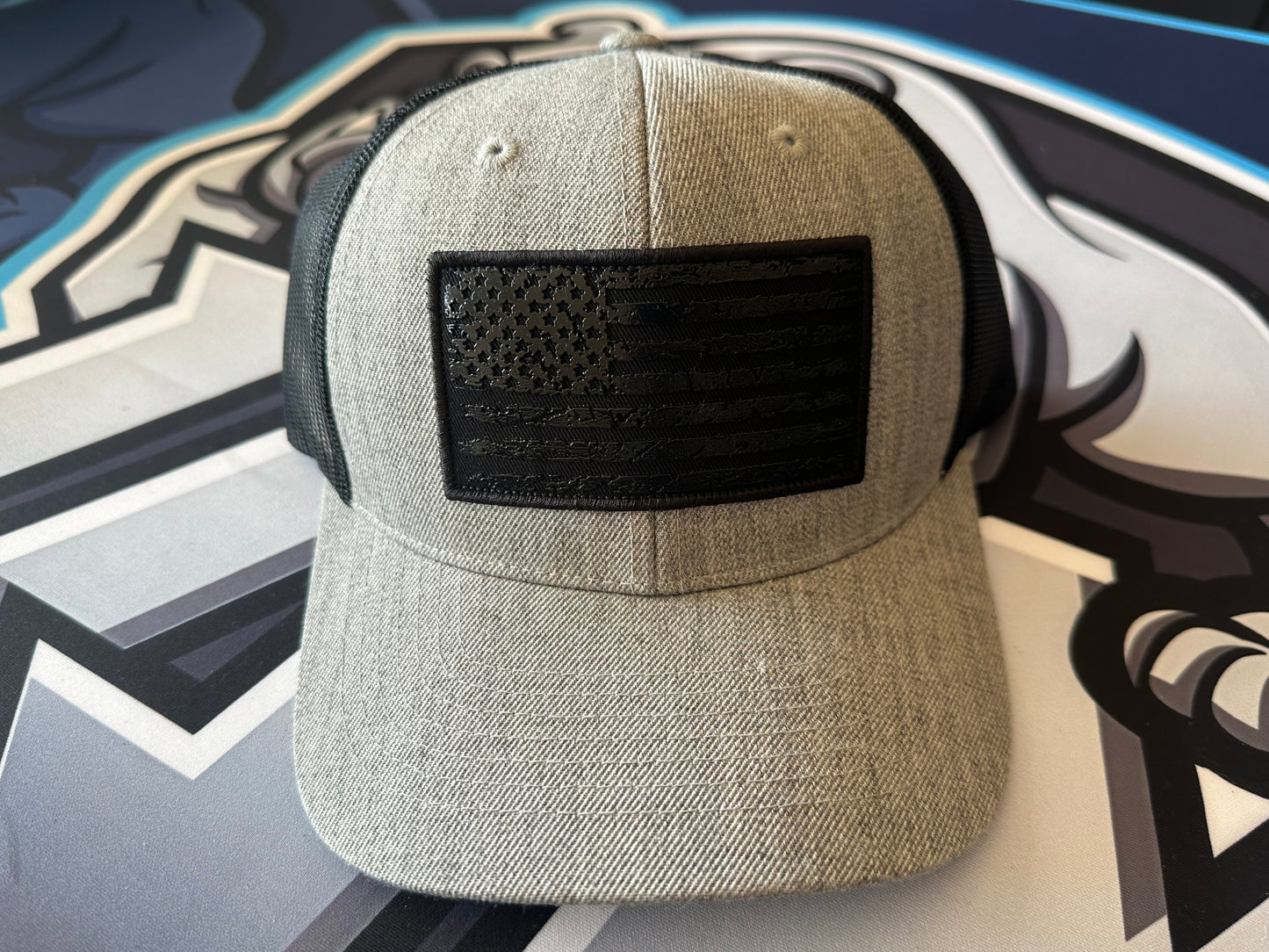 (NEW)Grey Base Blackout American Flag Mesh Back Snapback Hat