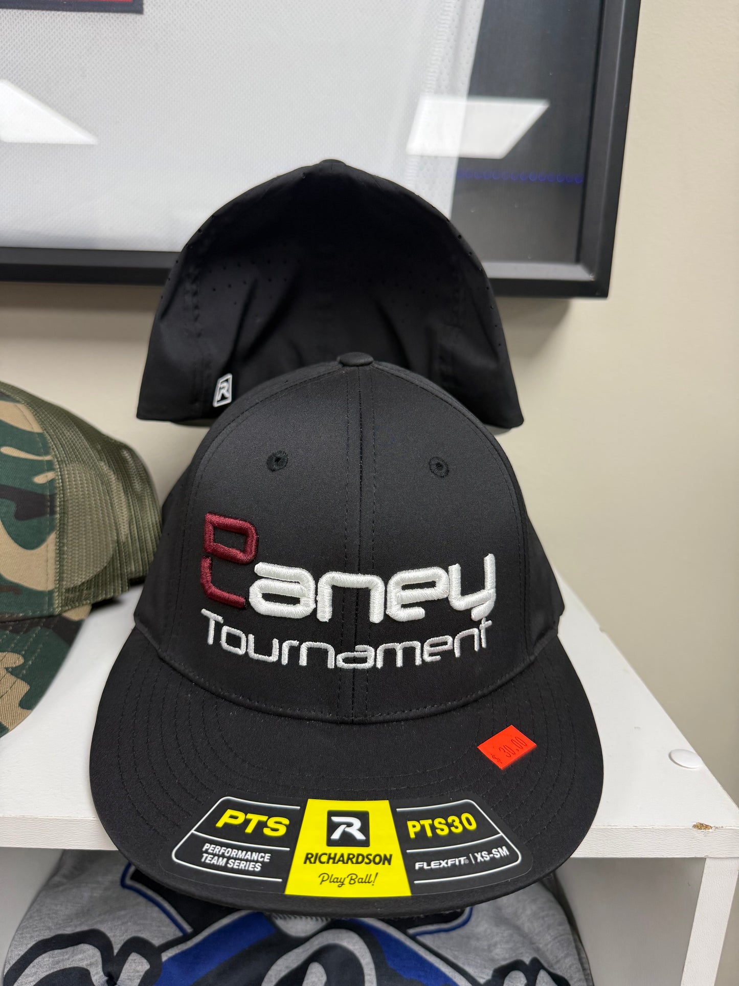 (NEW)Paul Laney FlexFit Embroidered Hat